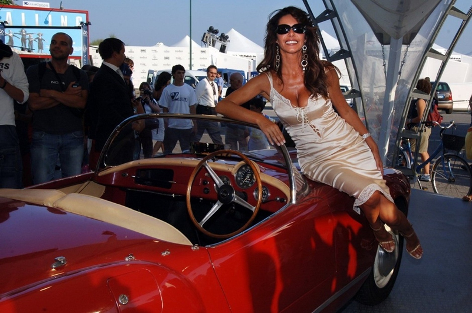 Lancia przyciąga zjawiskowe kobiety