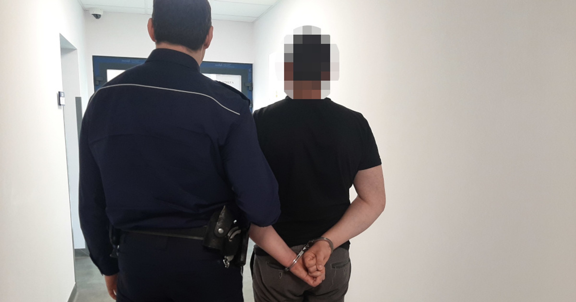 Obraz pochodzący z serwisu https://otwock.policja.gov.pl/po/aktualnosci/129740,Chcial-uniknac-mandatu-proponowal-policjantom-lapowke.html
