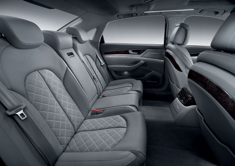 Pekin 2010: Audi A8 L W12 quattro – 500 KM i większy komfort dla Chińczyków