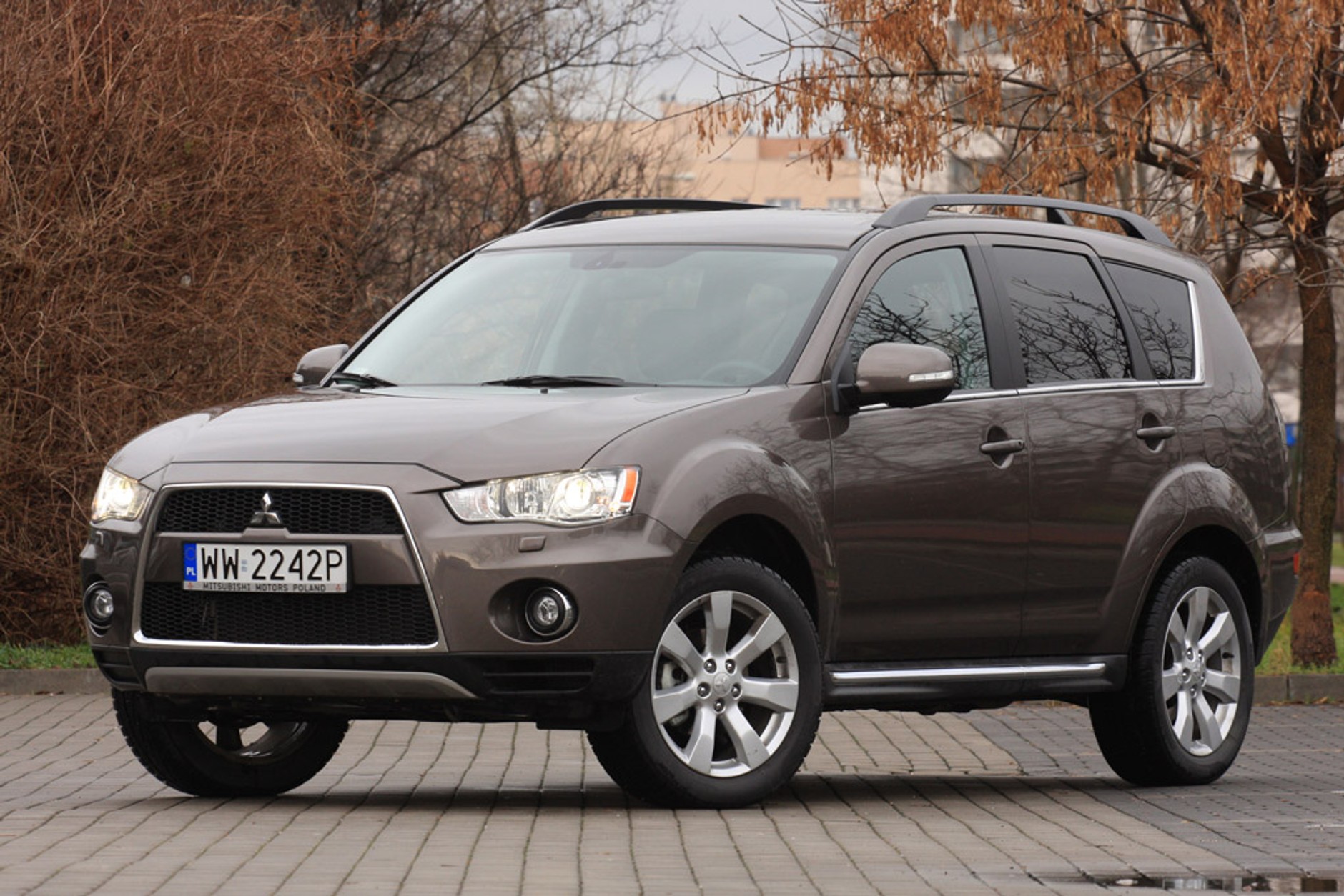 Mitsubishi Outlander CVT: czy to wersja dla mieszczuchów?