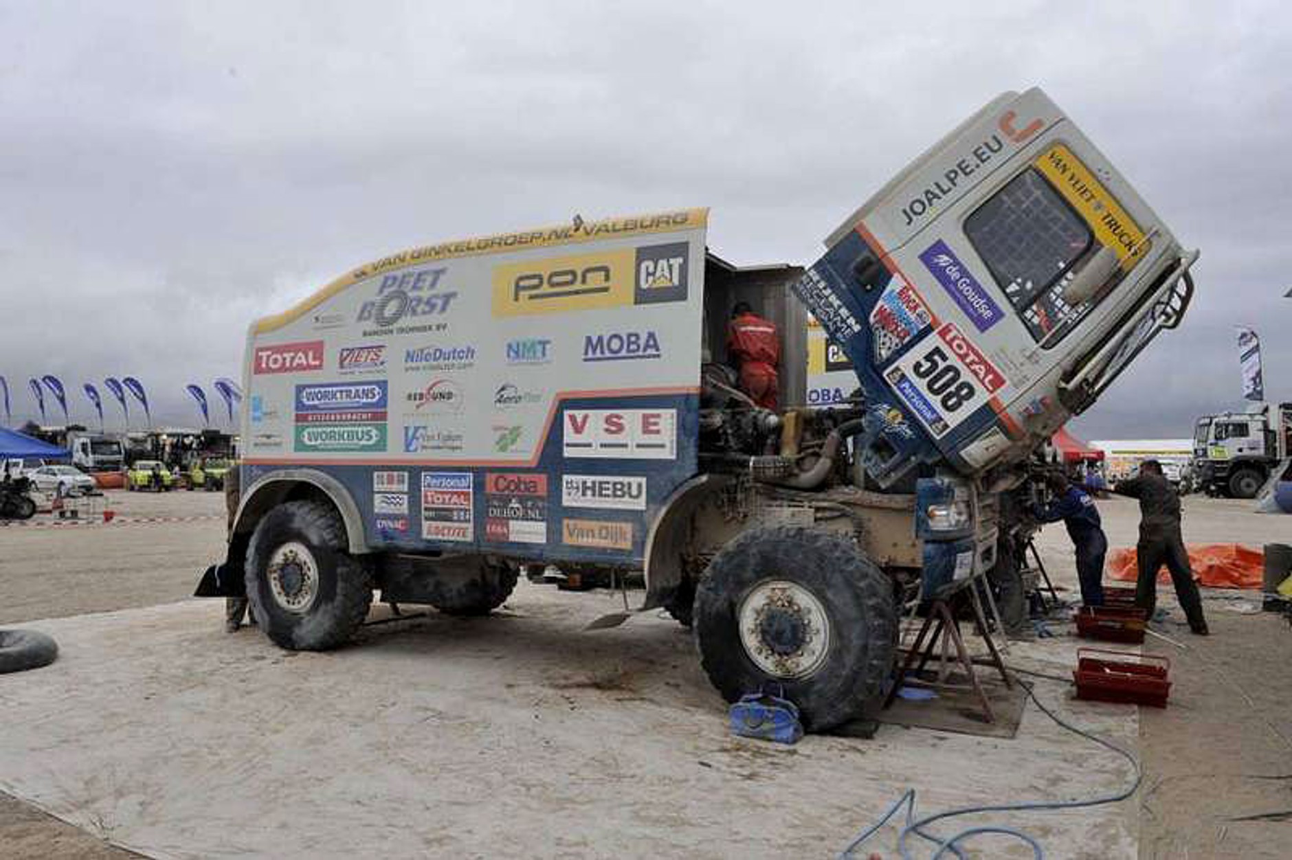 Rajd Dakar 2010: Przygoński goni najlepszych, pech Hołowczyca (9. etap na żywo, wyniki, foto)