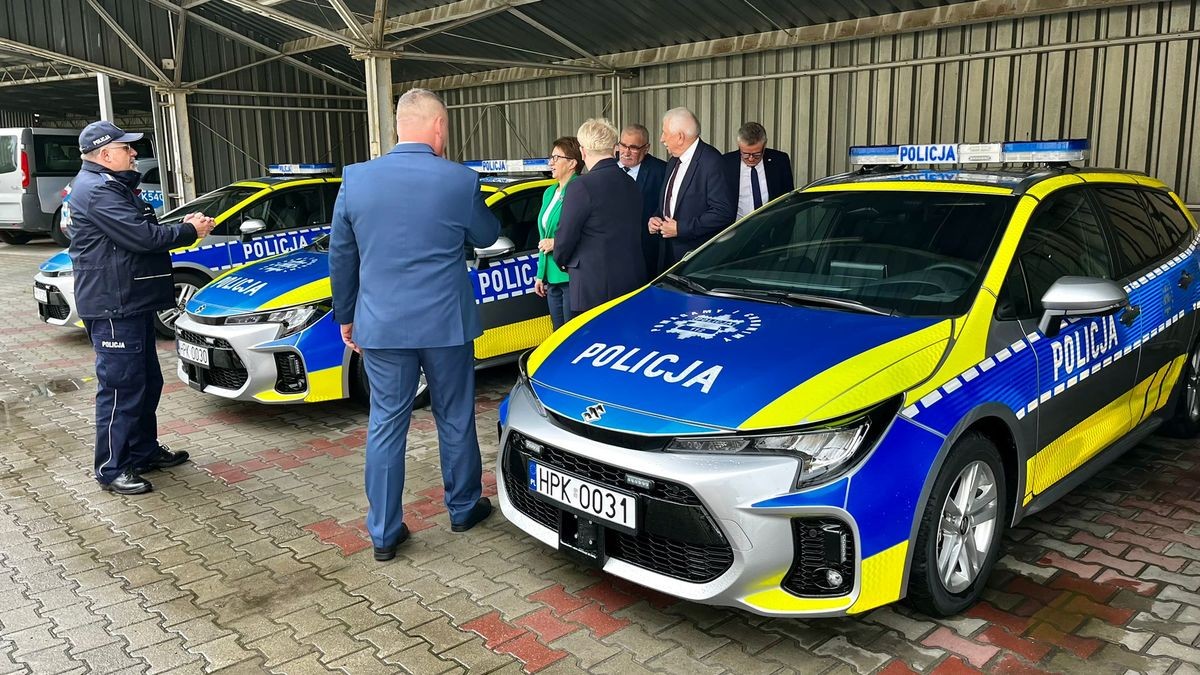 Nowe radiowozy dla kolbuszowskiej komendy