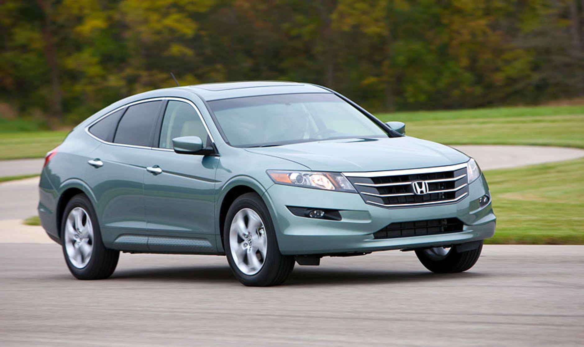 Honda Accord Crosstour: kolejny mikst liftbacka, coupé i SUV-a