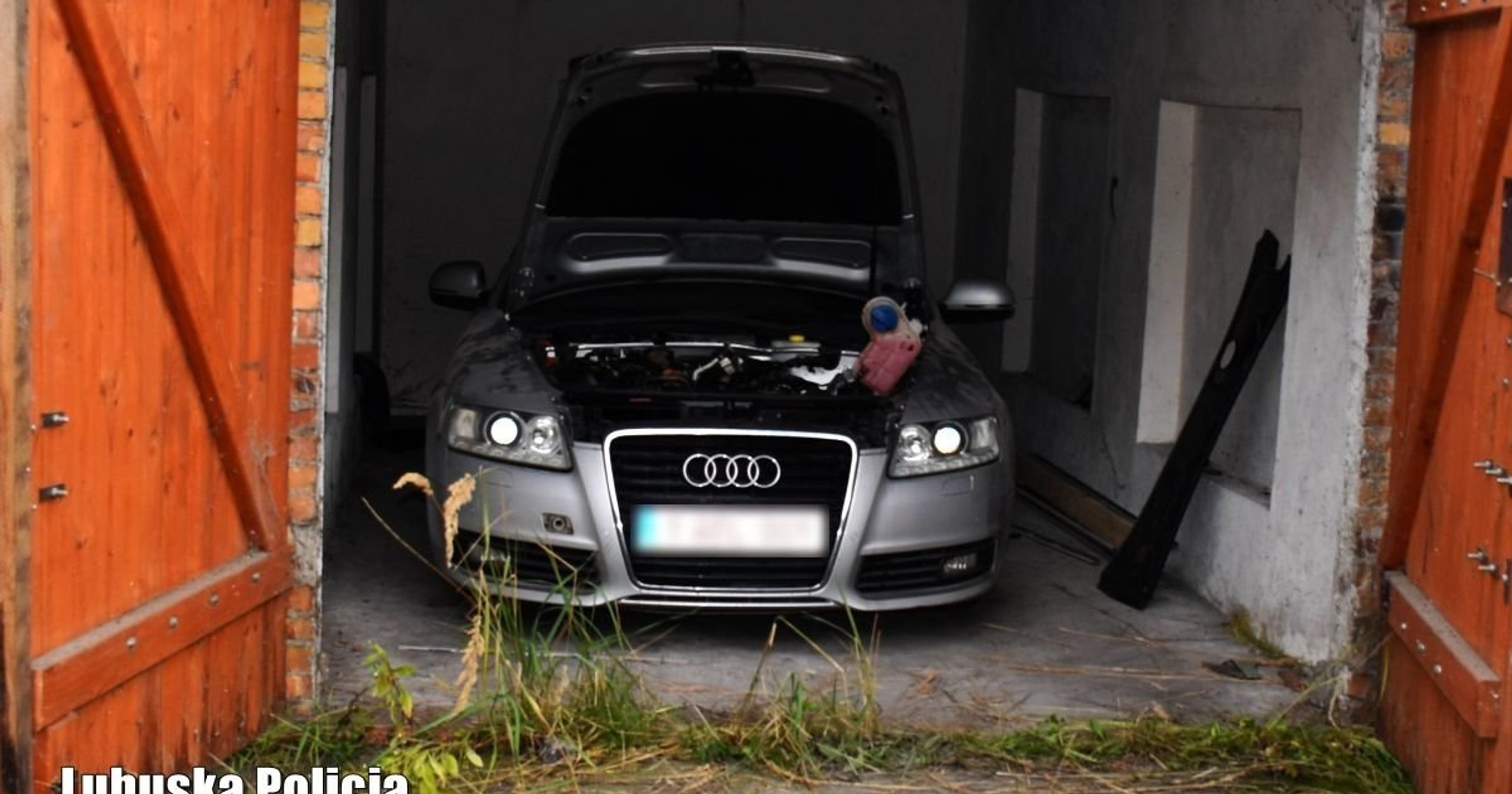 Ukryli i rozbierali Audi A6 za 40 tys. zł. Teraz grozi im 5 lat