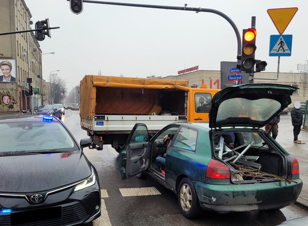 Obywatelskie zatrzymanie w Łodzi. Jeden z uczestników zasnął w bagażniku