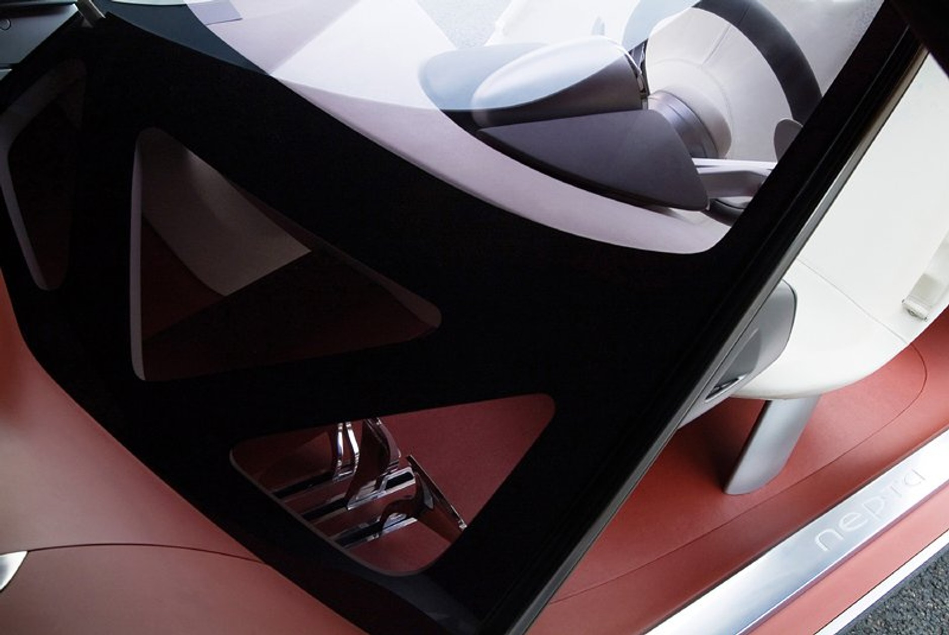 Renault Nepta: pięciometrowy kabriolet dla czterech osób