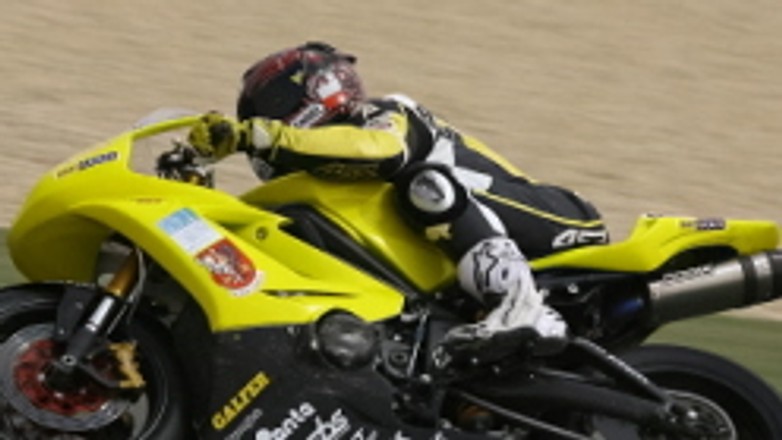 Wyścigi motocyklowe: znakomity początek sezonu Pawła Szkopka