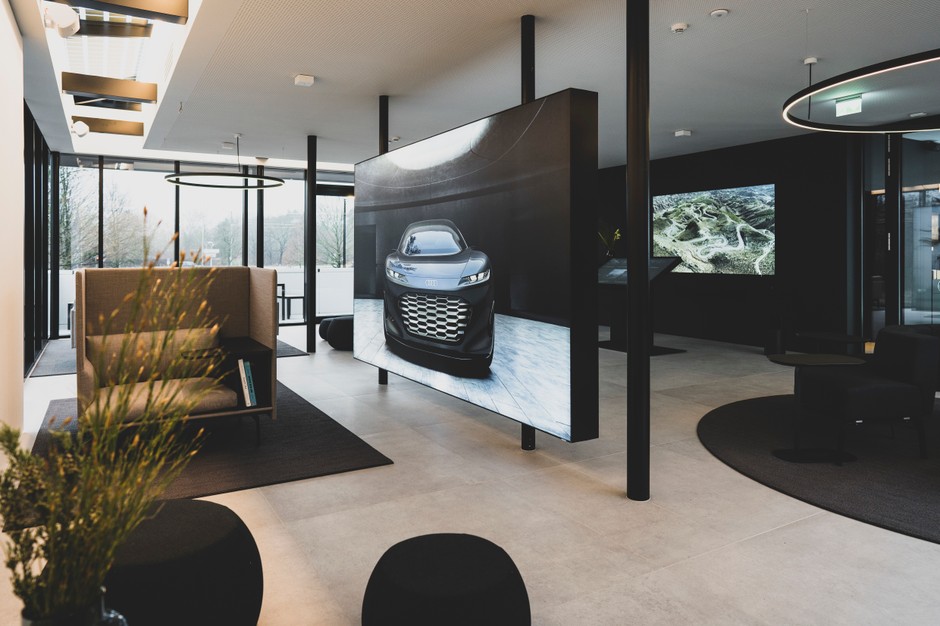 Audi charging hub