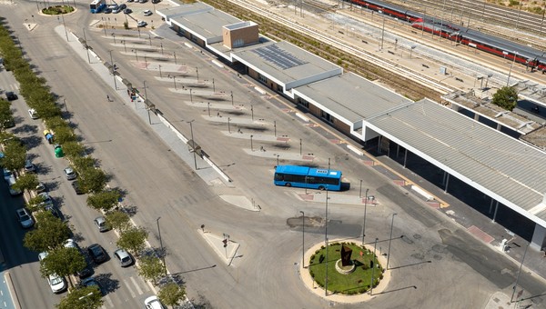 Pętla autobusowa w mieście Foggia w regionie Apulia we Włoszech