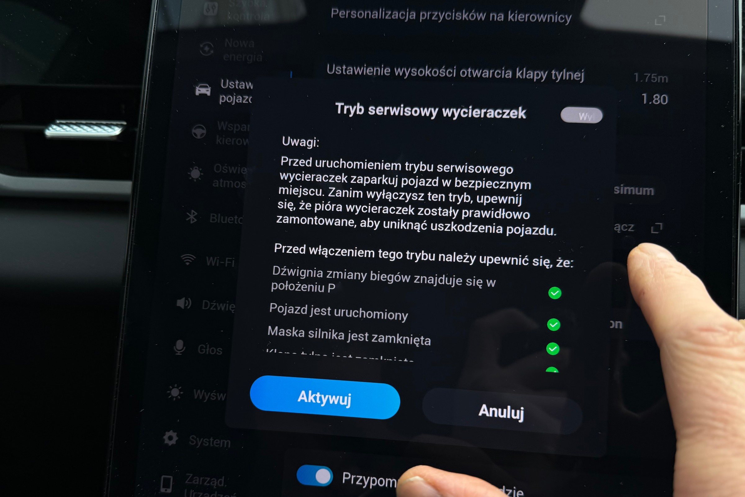 Niektóre auta mają tryb serwisowy wycieraczek. jeżeli jest, warto z niego korzystać