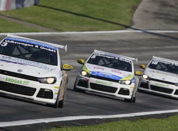 Polski kierowca dwukrotnie triumfował w Scirocco R-Cup