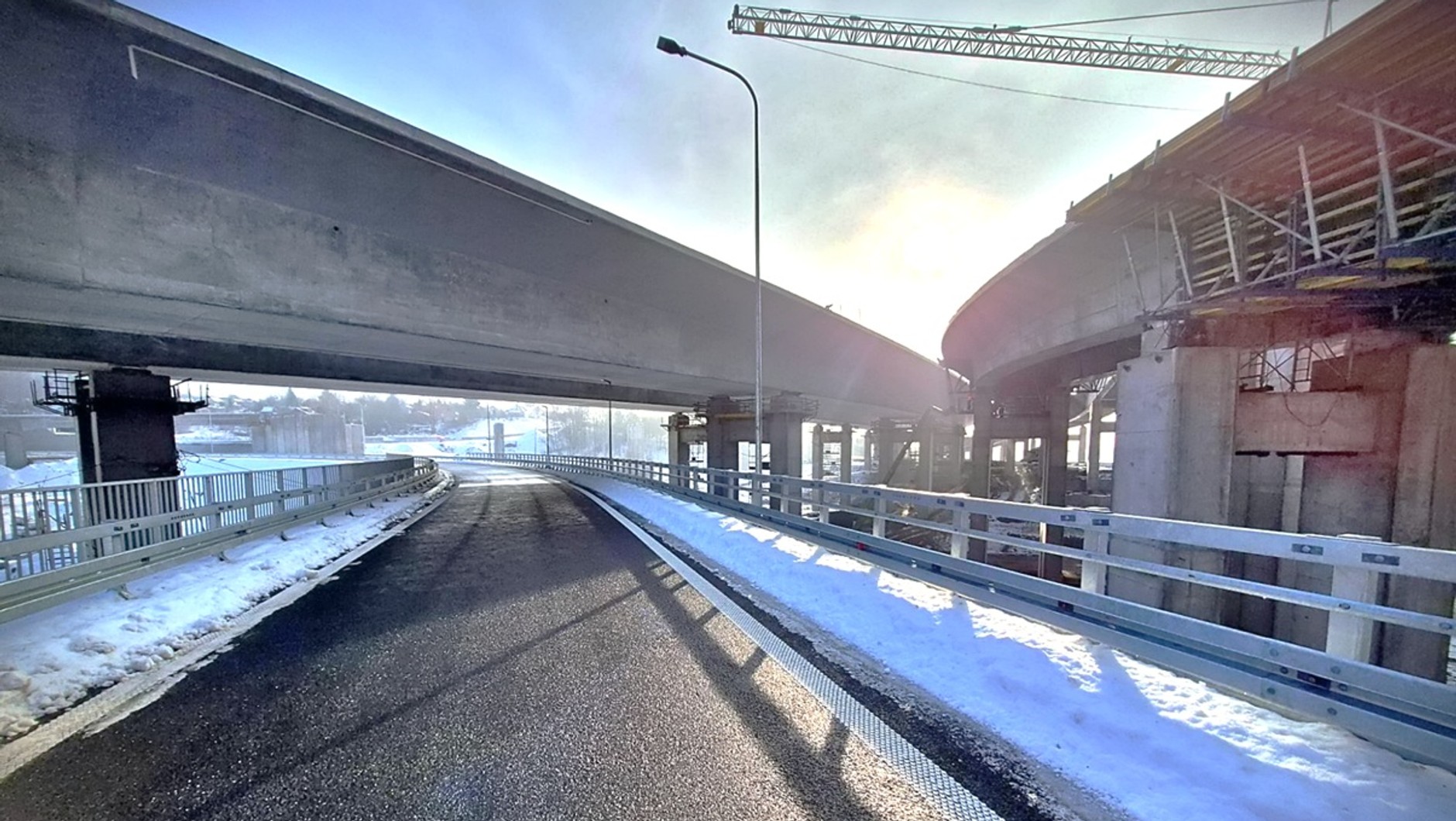 Budowane estakady na węźle Mistrzejowice na S7