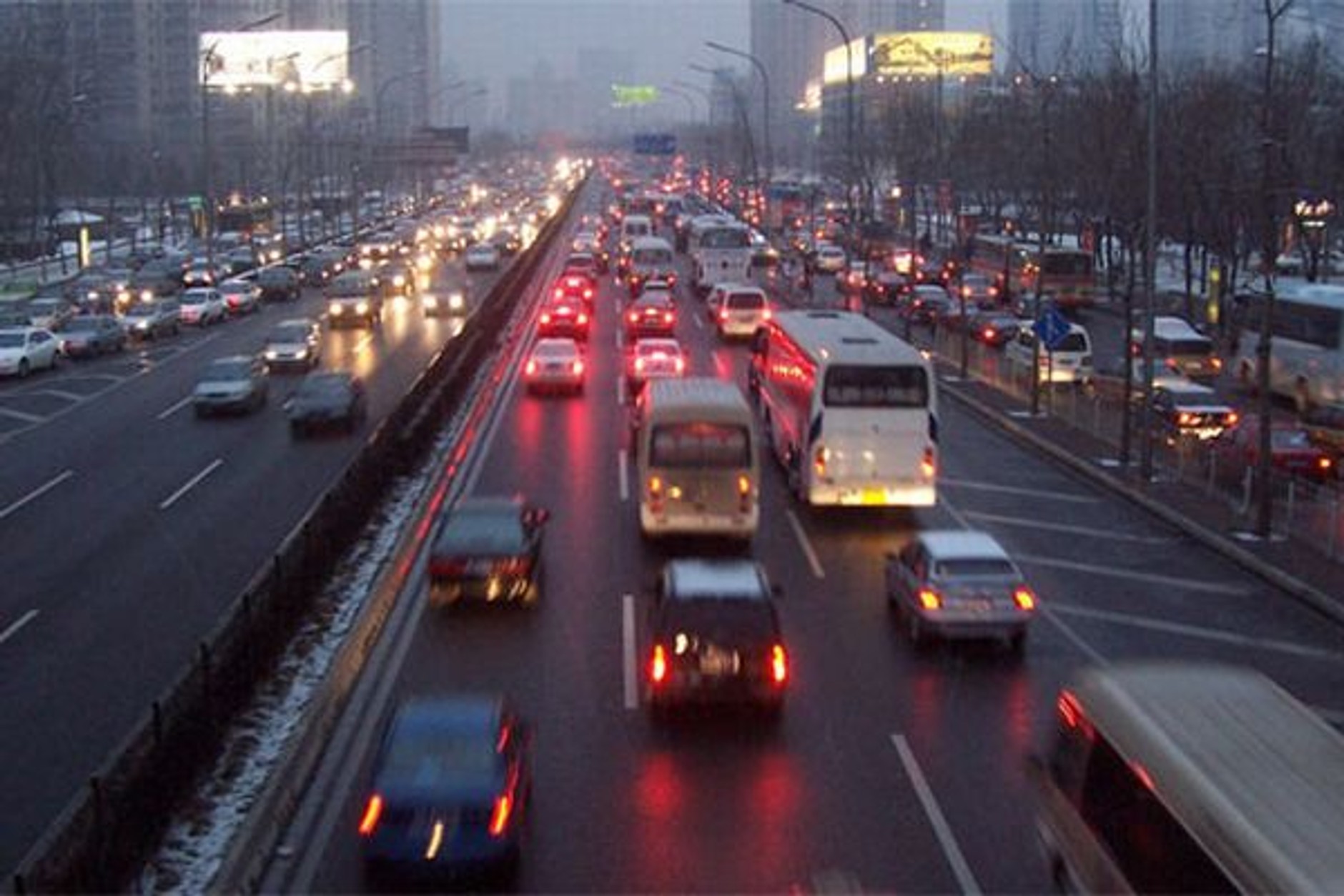 Dziesięć sposobów na "wkurzenie" innych kierowców