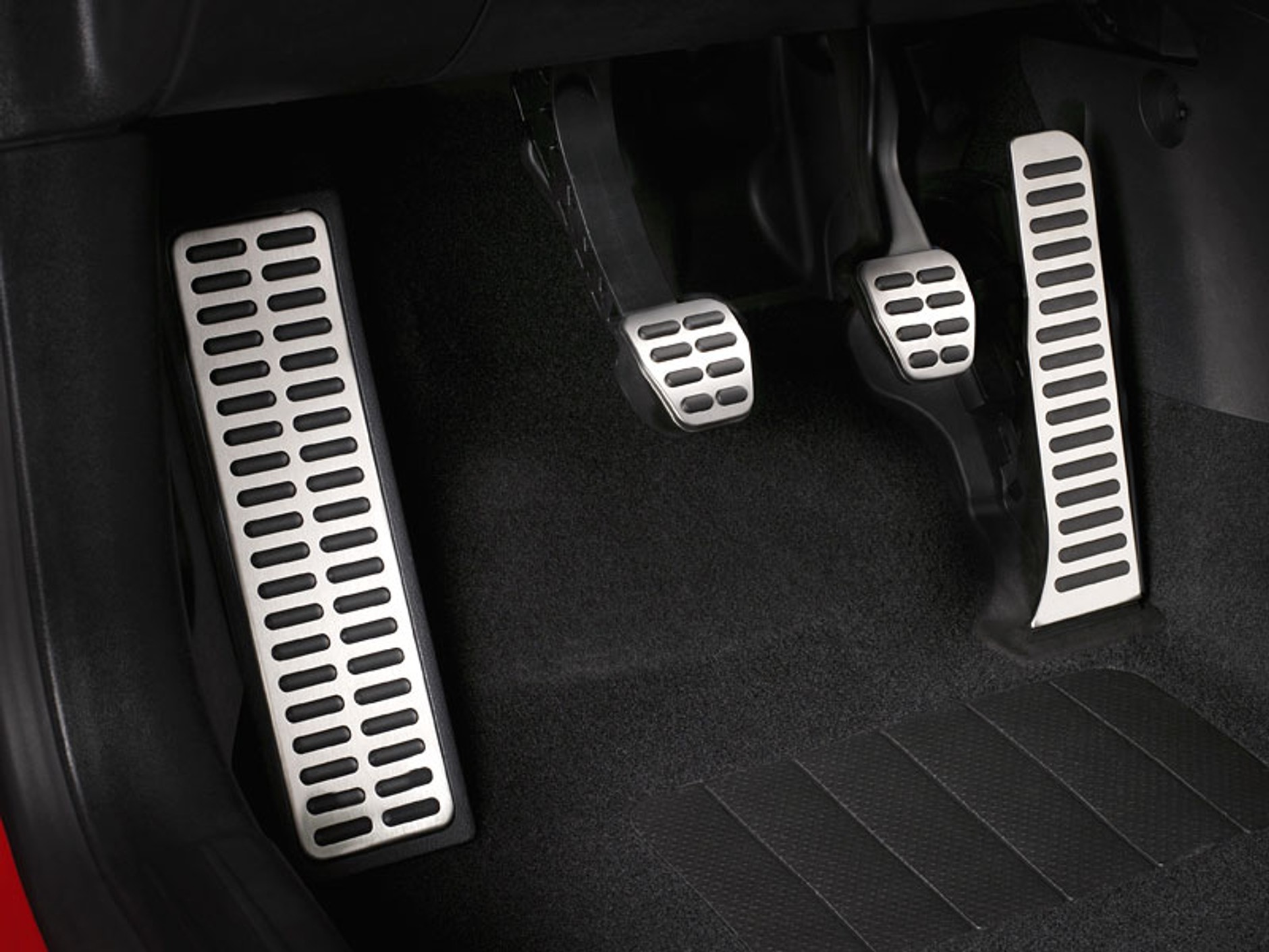 Seat Leon Linea R: kolejny usportowiony Leon