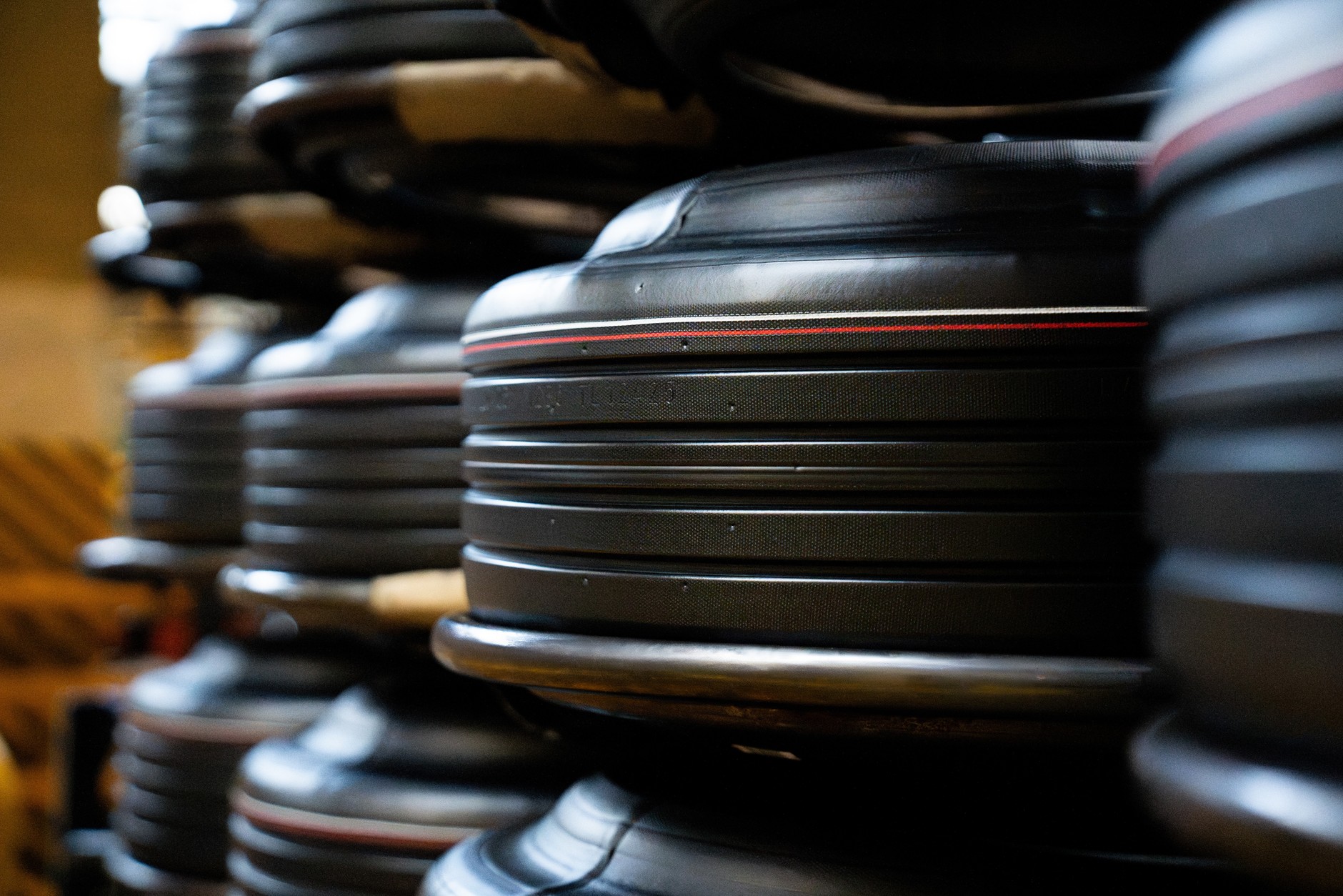 Produkcja opon w fabryce w Dębicy