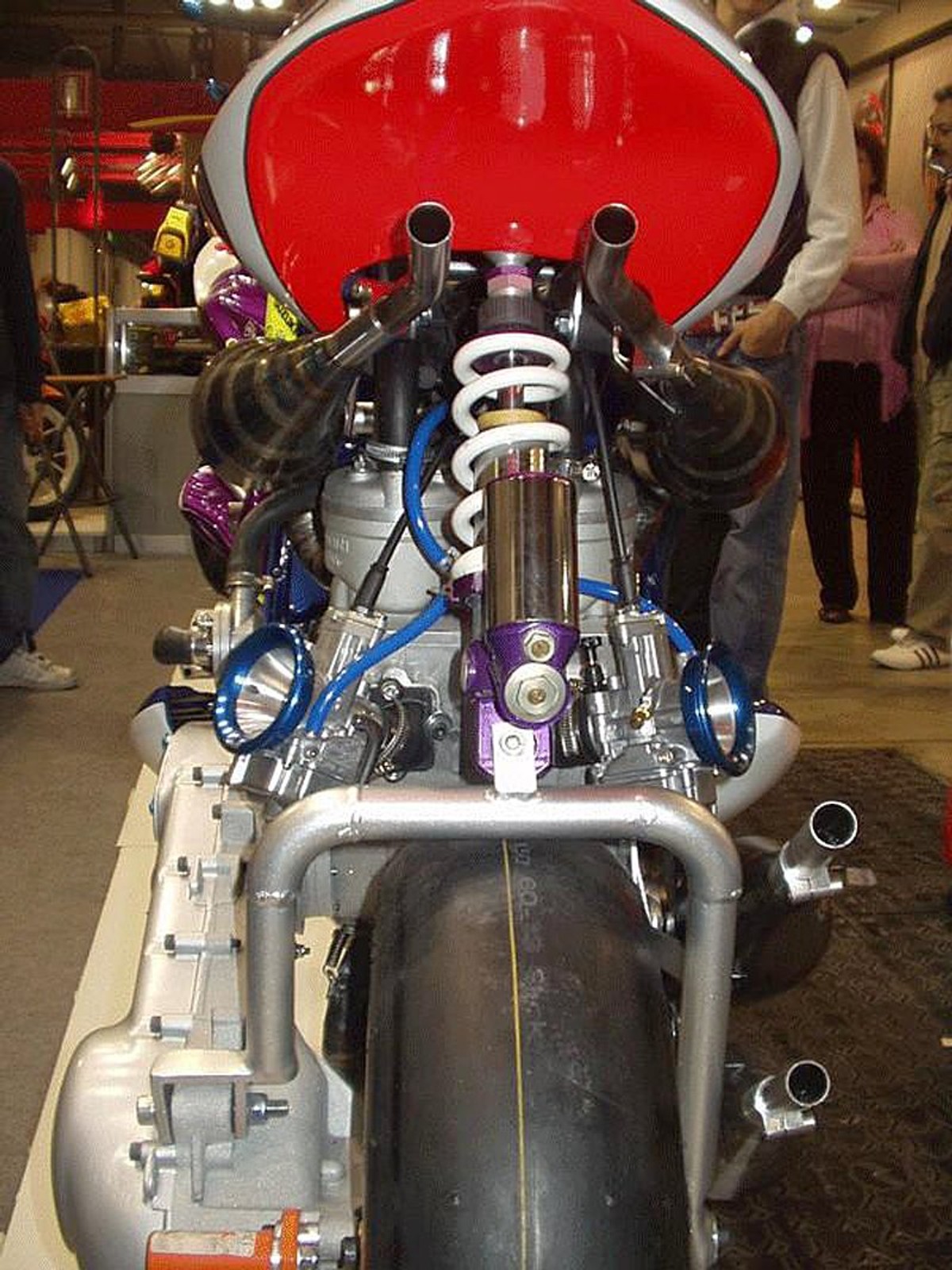 Team Cristofolini Racing: czterocylindrowy skuter