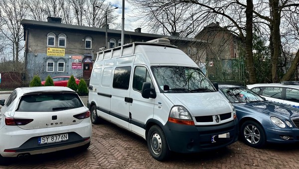 Policjanci mają nowy "bat na kierowców". To niepozorny bus