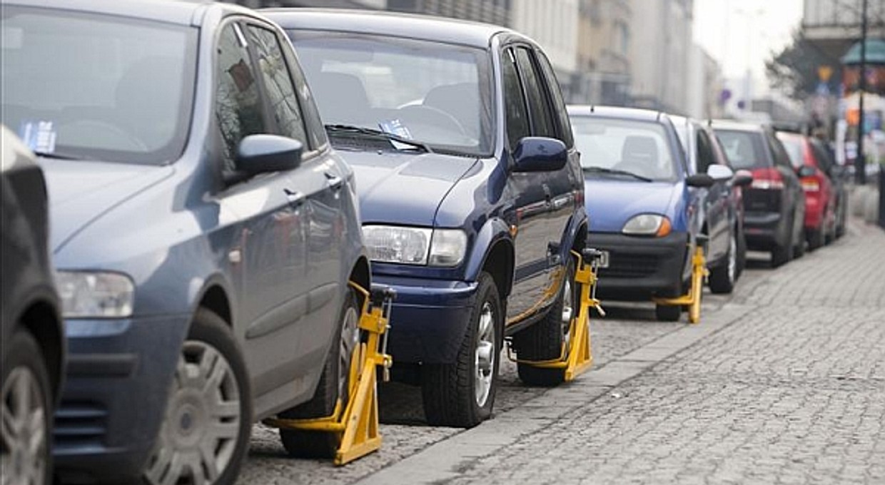 Blokada na kole nie zawsze oznacza mandat. Poznaj swoje prawa