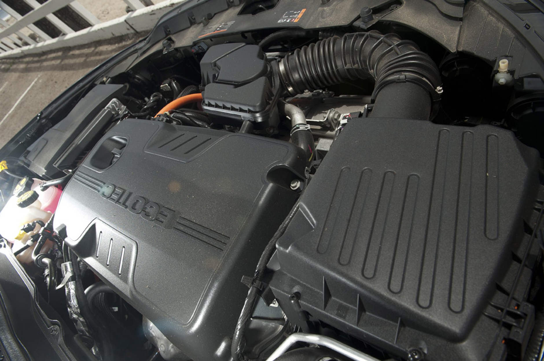 Chevrolet Malibu pod napięciem