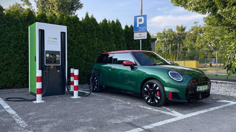 Mini John Cooper Works E (JCW)