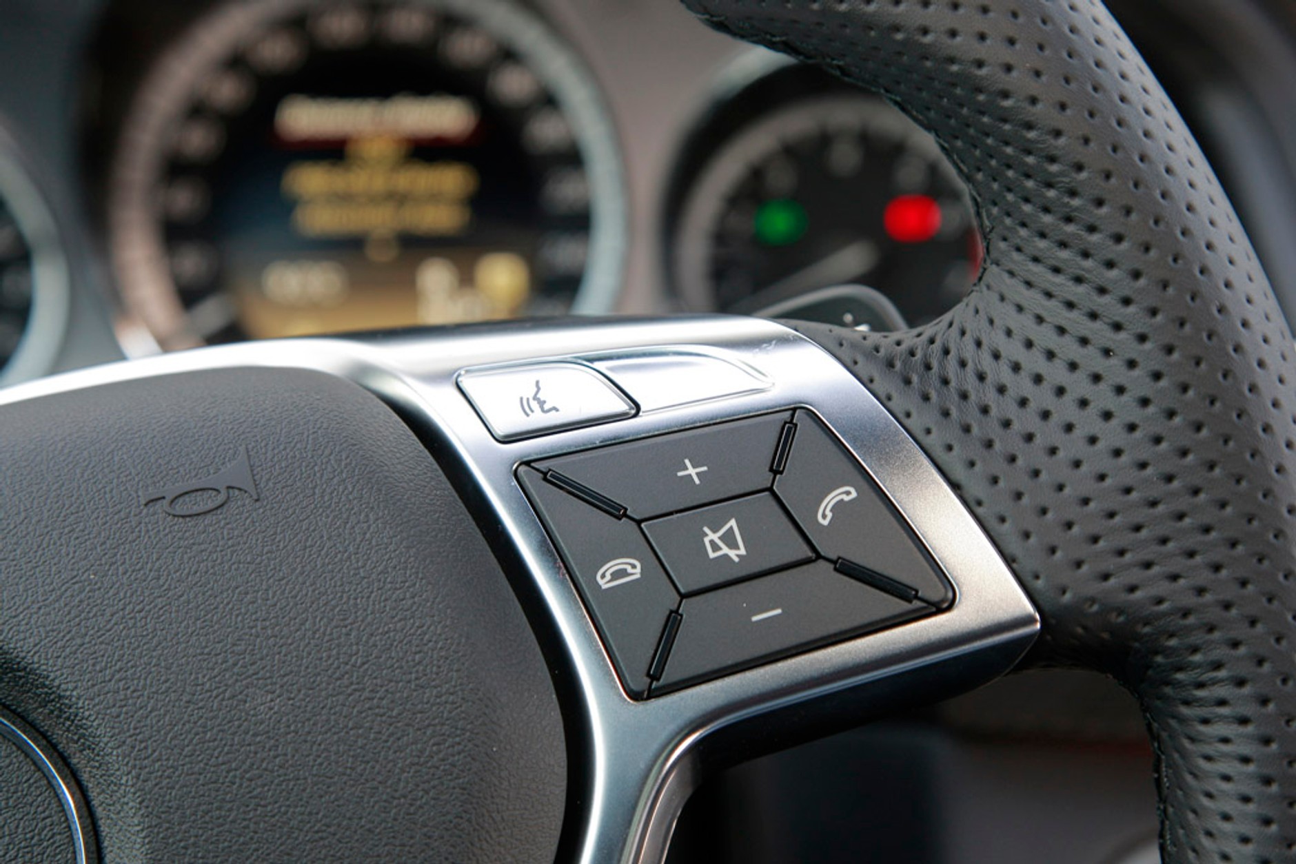 Mercedes E 500: rasowa limuzyna