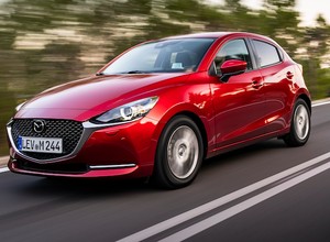 Mazda 2 po liftingu – poprawiony wygląd i lepsze wyposażenie