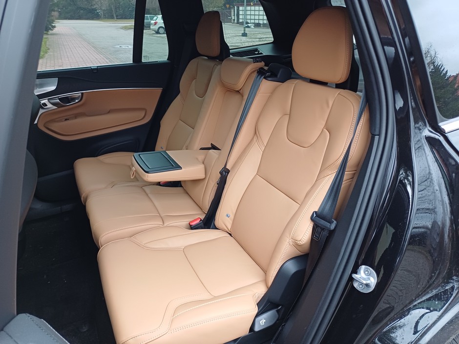 Volvo XC90 B5