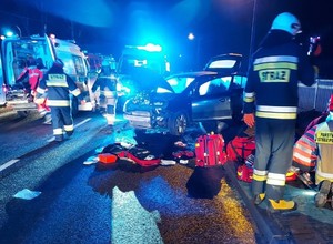 Nie żyją strażak i kobieta, której próbował pomóc. "Potworny zbieg okoliczności"