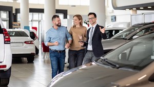 Chińczycy podgryzają liderów polskiego rynku nowych aut. Toyota spada, Volkswagen rośnie