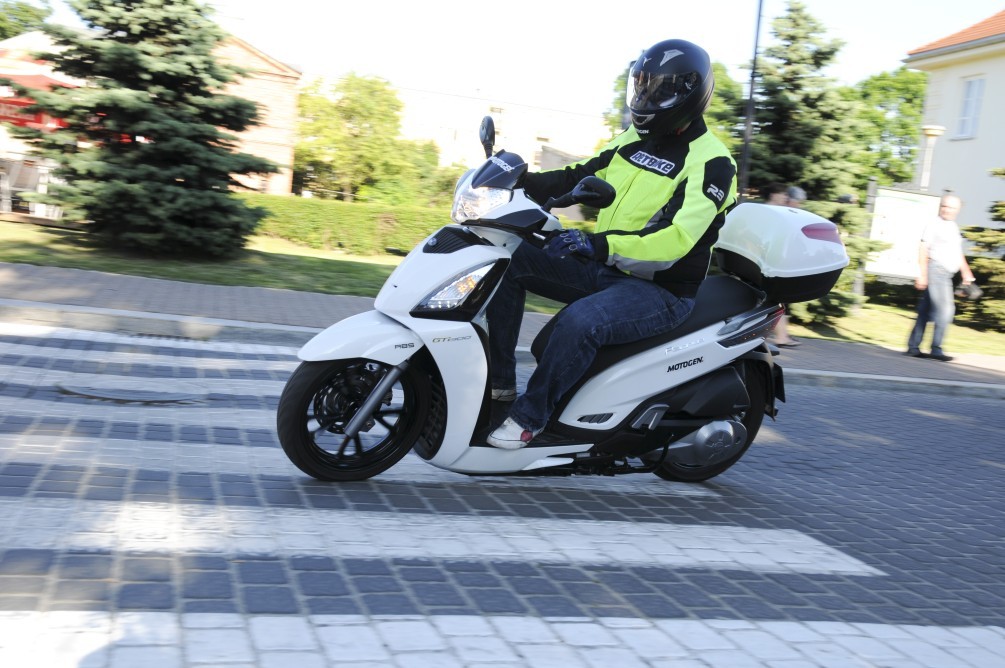 Kymco GT300i People