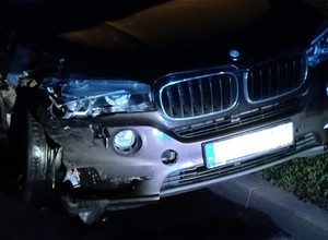 BMW samo "zadzwoniło" na policję. Kierująca na pewno nie była zadowolona