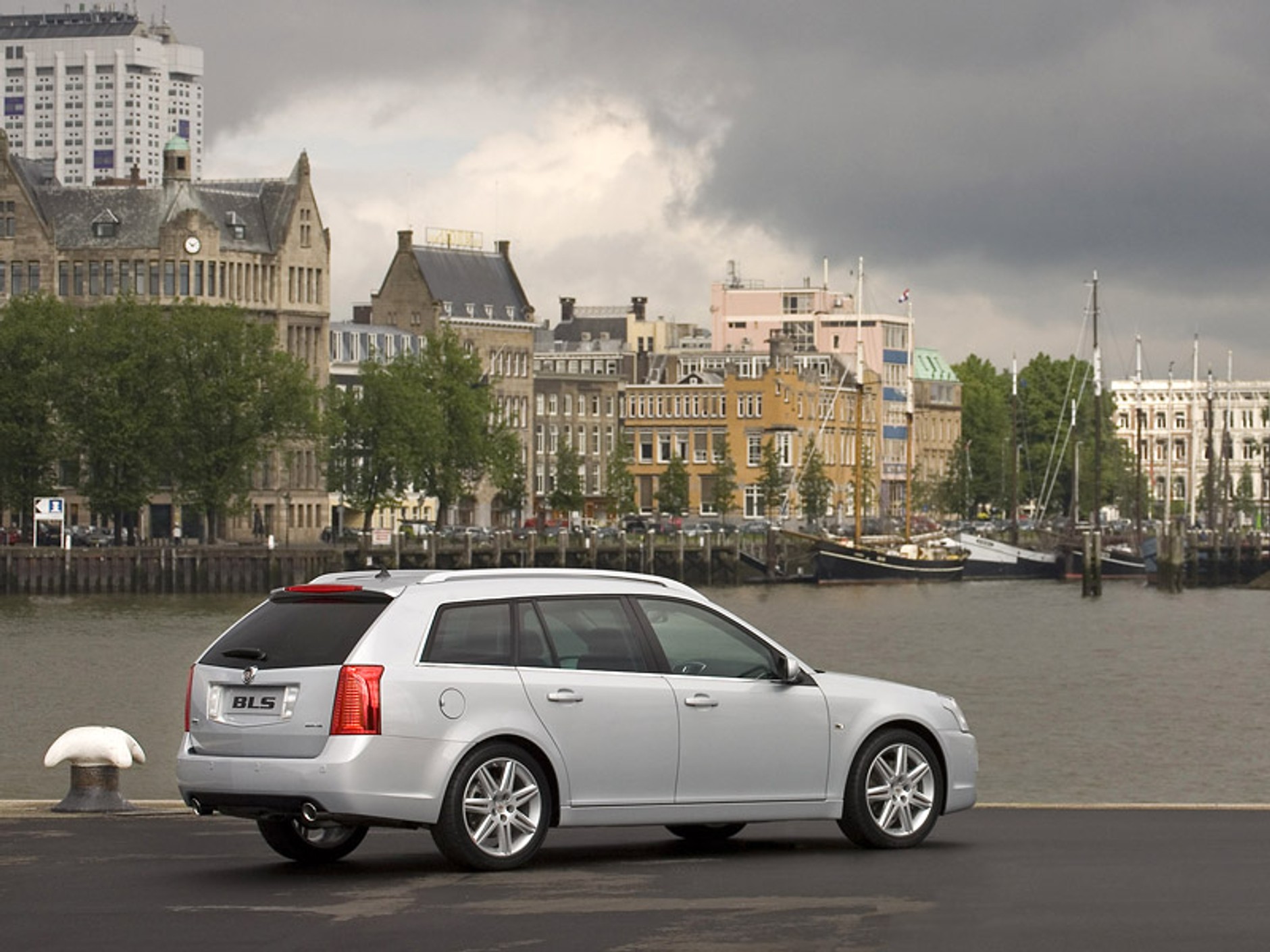 IAA Frankfurt 2007: Cadillac BLS Kombi - światowa premiera
