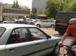 Rower kontra samochód -- Czy dwa kółka są lepsze od czterech?