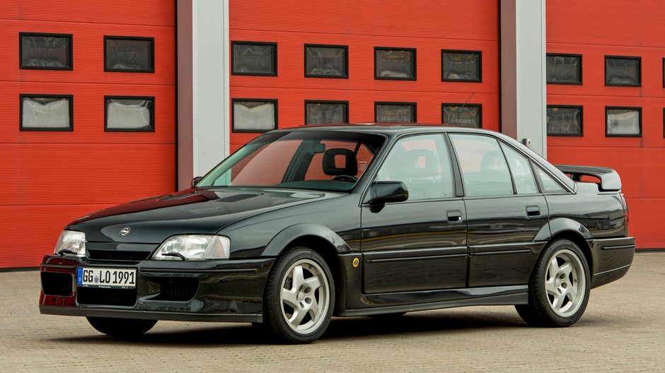 Lotus Omega (1989-1992)