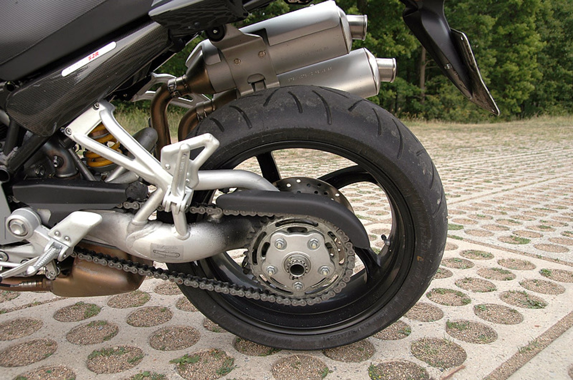 Ducati Monster S2R 1000: stary znajomy (test)