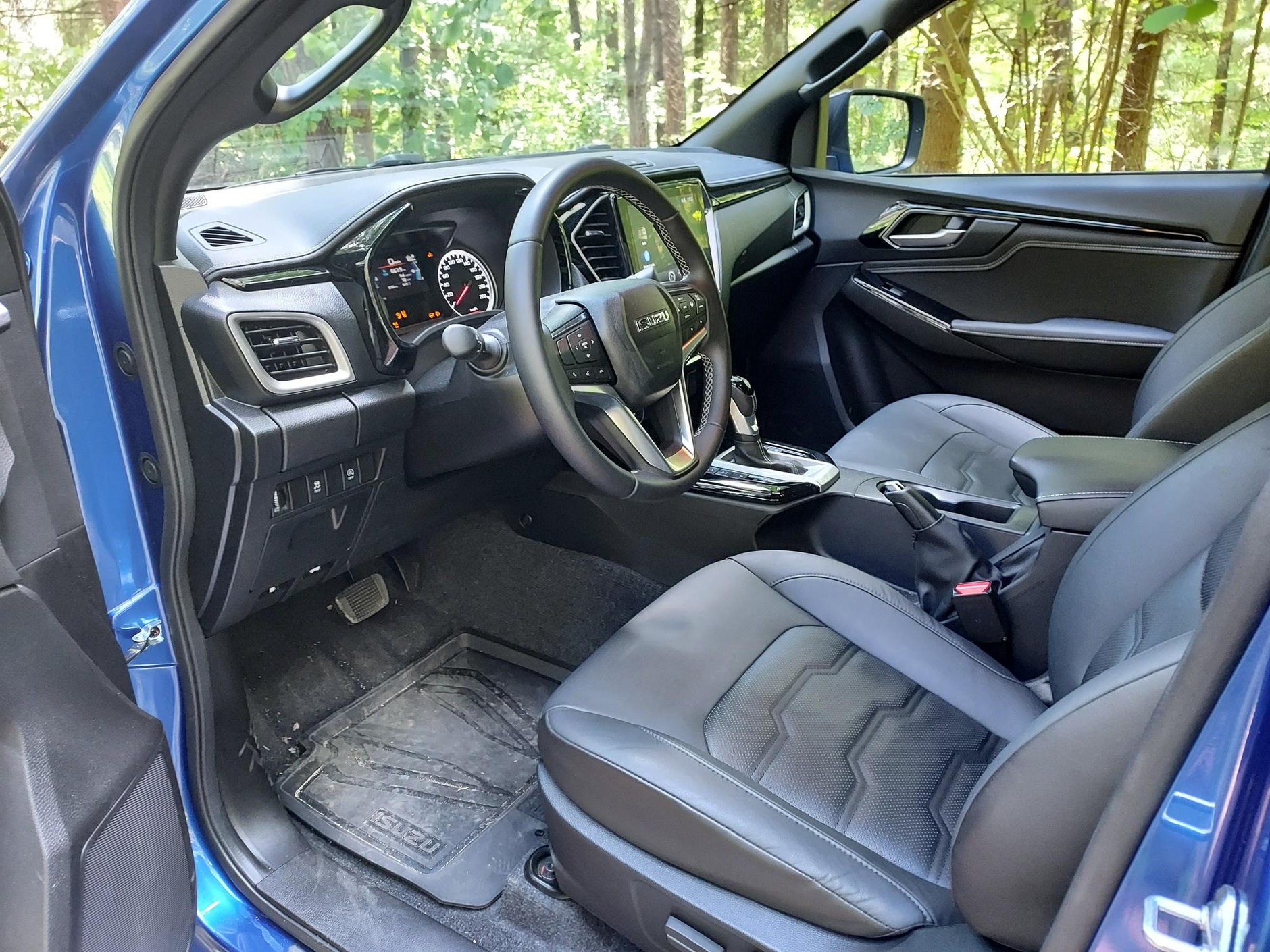 Isuzu D-Max 2023, lifting