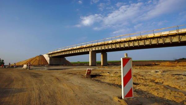 Nieskończone budowy nowych dróg. Rząd tłumaczy się z długiej listy niezrealizowanych inwestycji