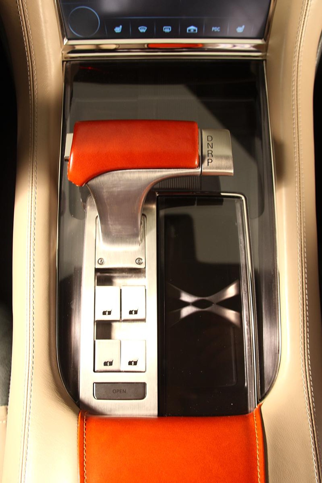 Genewa 2009: Fisker Karma po raz pierwszy w Europie (fotogaleria)