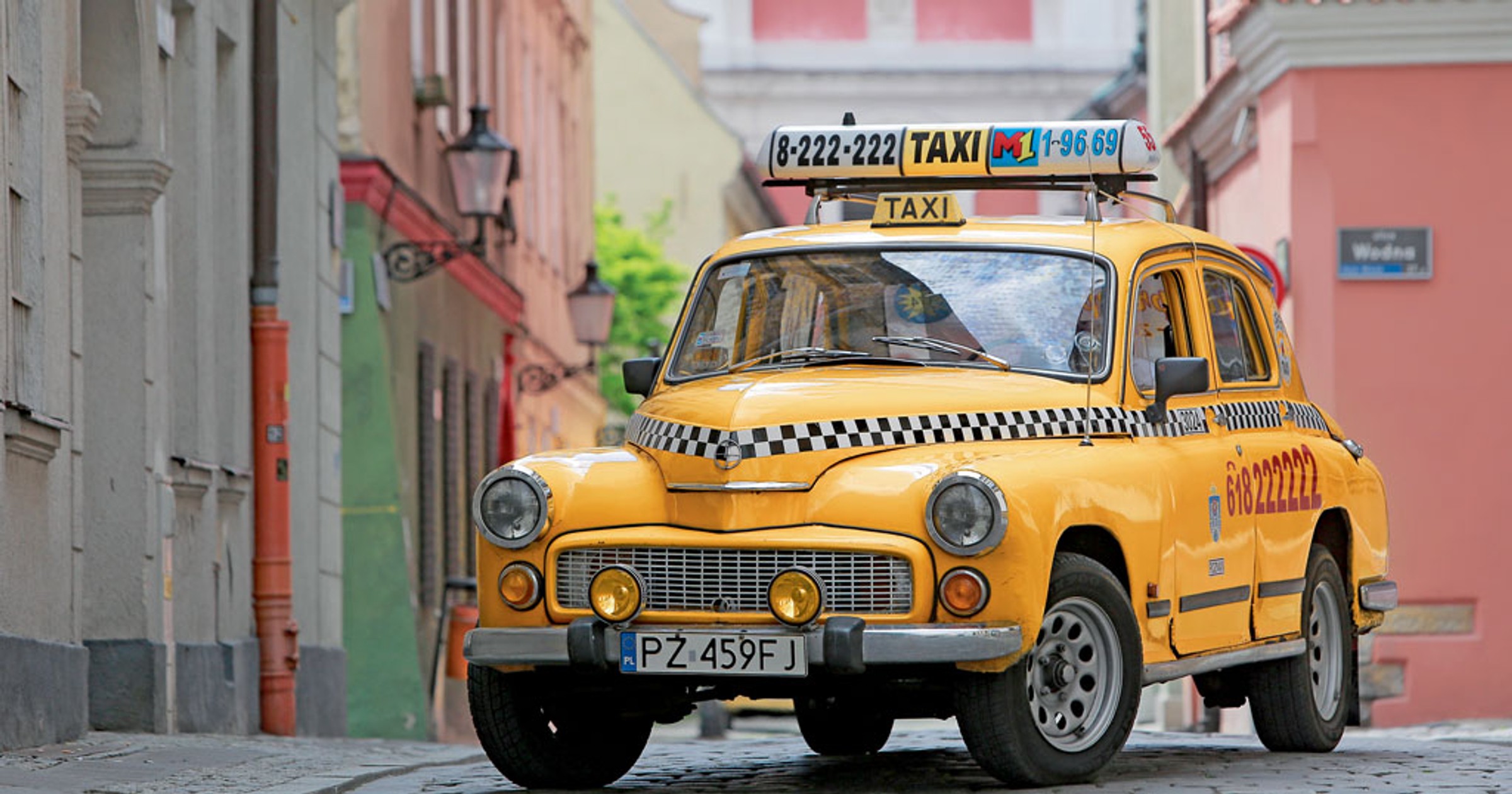 Warszawa 224 na taksówce - oldtimer nie musi stać w garażu