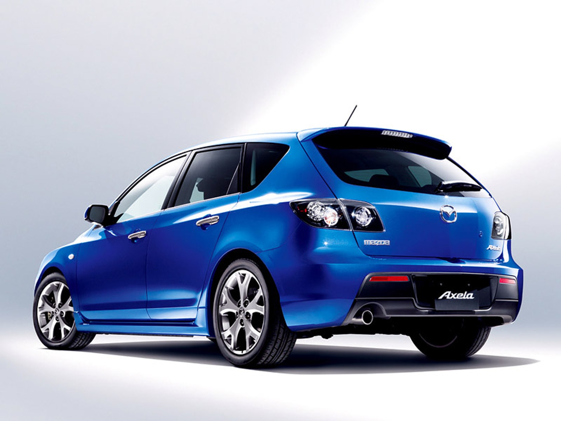 Mazda Axela 2009: facelifting Mazdy 3 dla rynku japońskiego