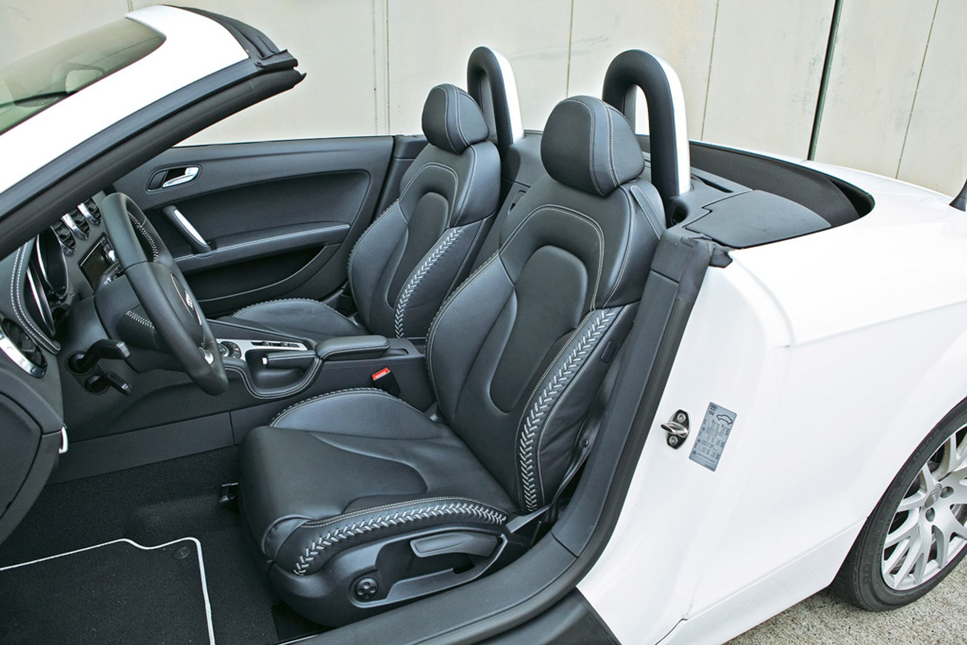 Mercedes SLK kontra BMW Z4 i Audi TT Roadster: sprawdziliśmy, czy ten Mercedes nadal budzi emocje?