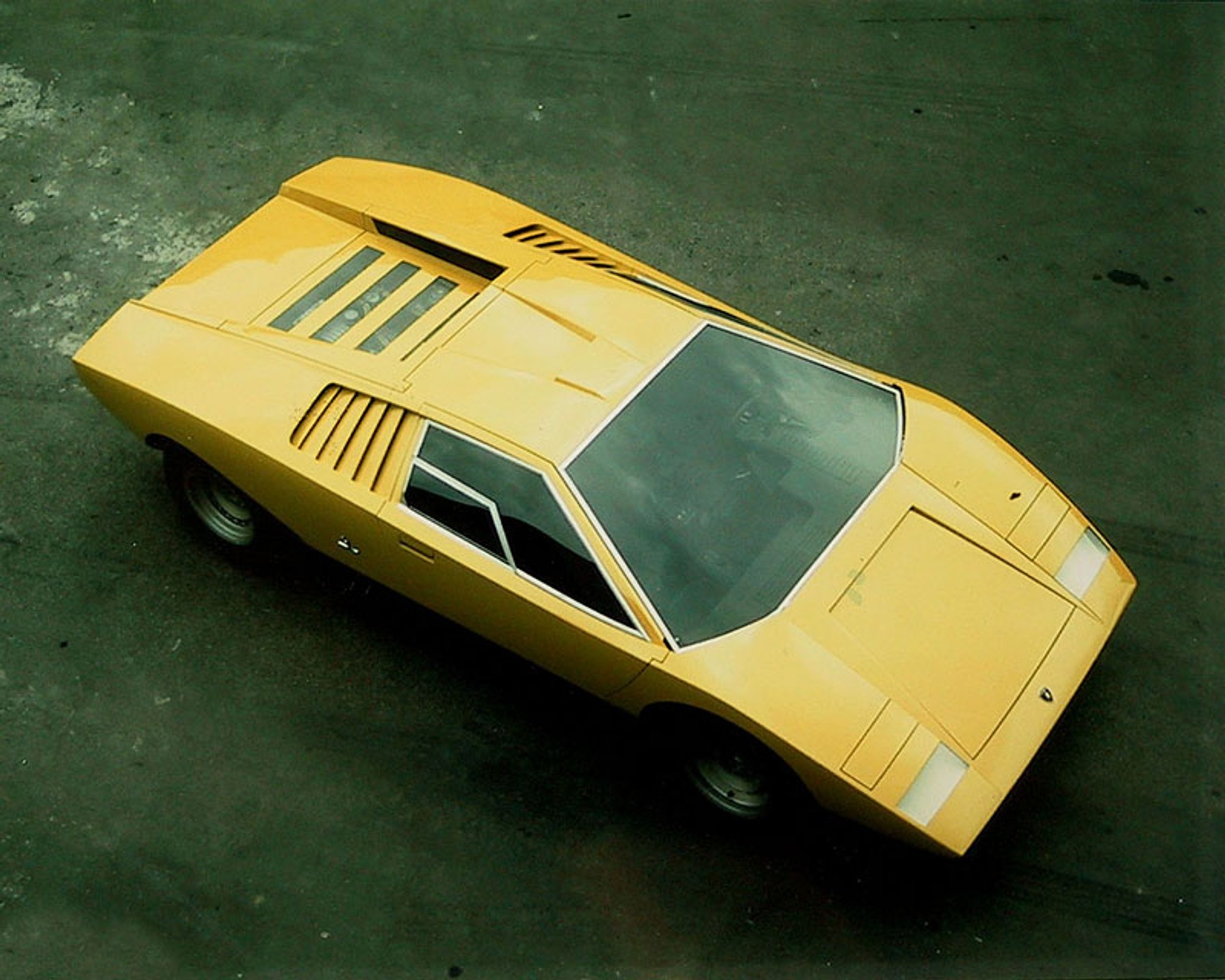 Legendy pod lupą: Lamborghini Countach – król supersportów