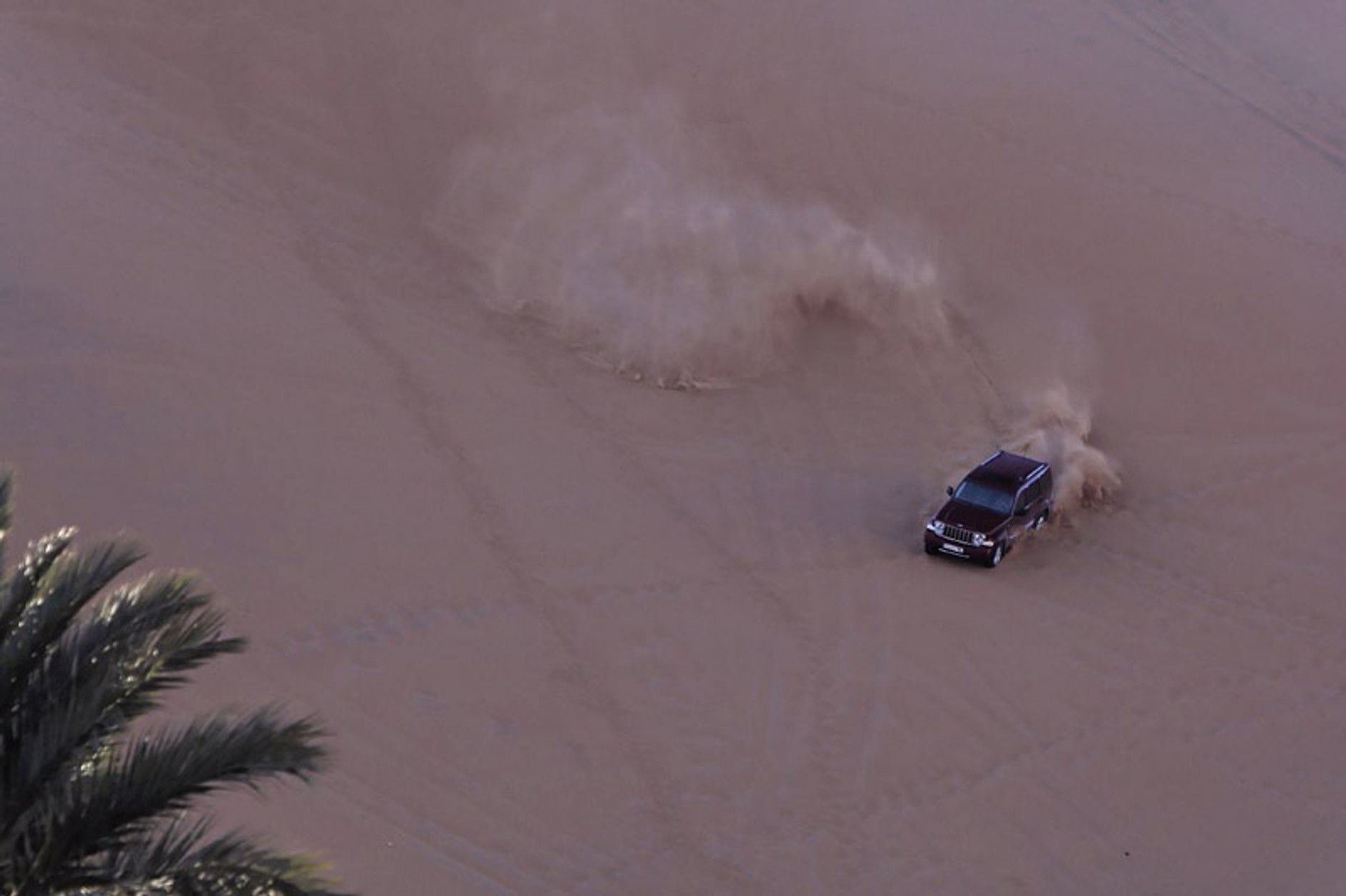 Jeep Cherokee na trasie Dakaru – pierwsze wrażenia z jazdy