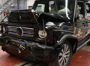 Mercedes Klasy G, Seat Terraco i Honda CR-V na piątkę w teście zderzeniowym, ale Mercedes zalicza małą wpadkę