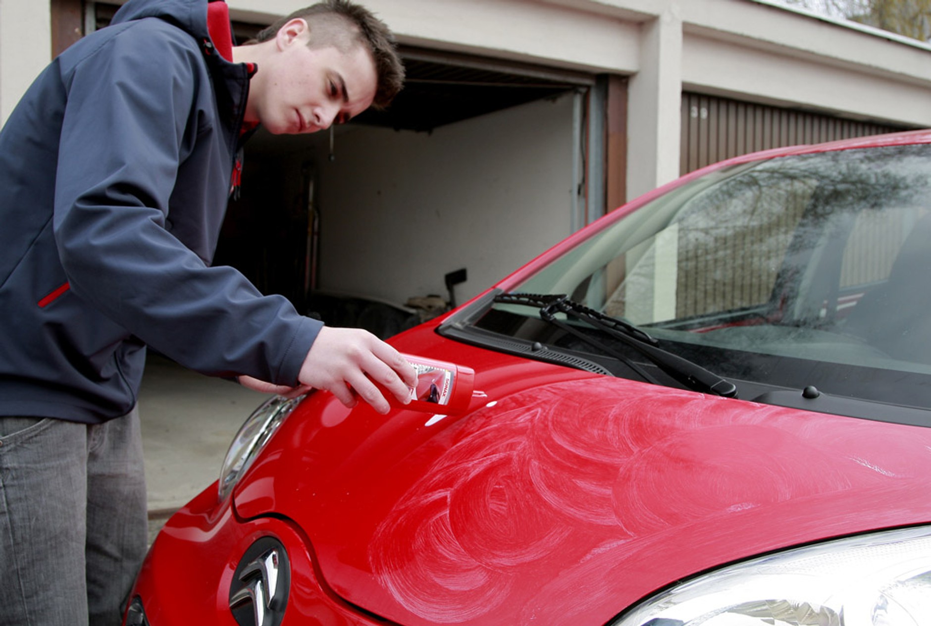 Błyskotliwy kierowca: karoseria zawsze błyszcząca