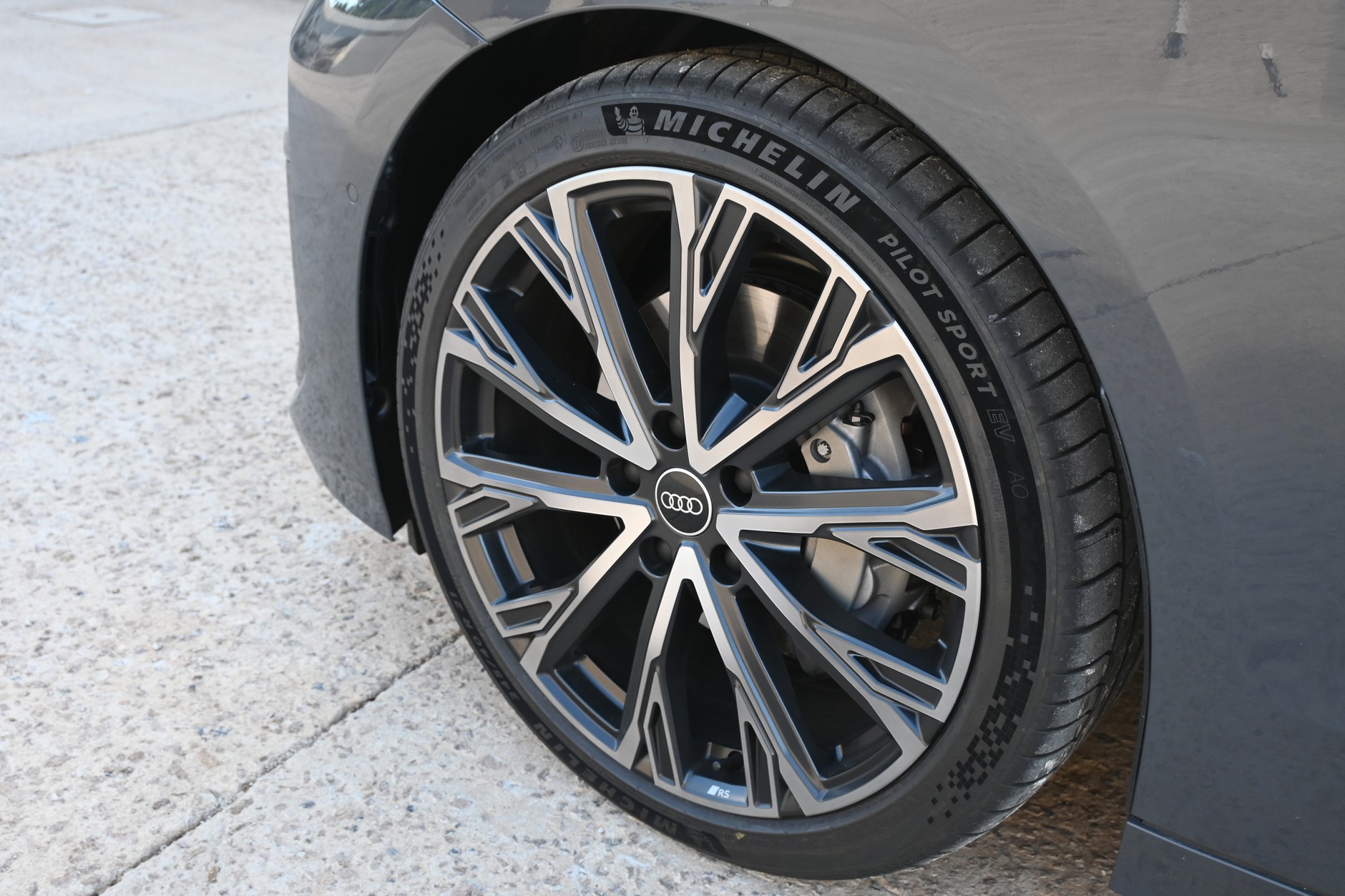 Audi A6 e-tron Avant