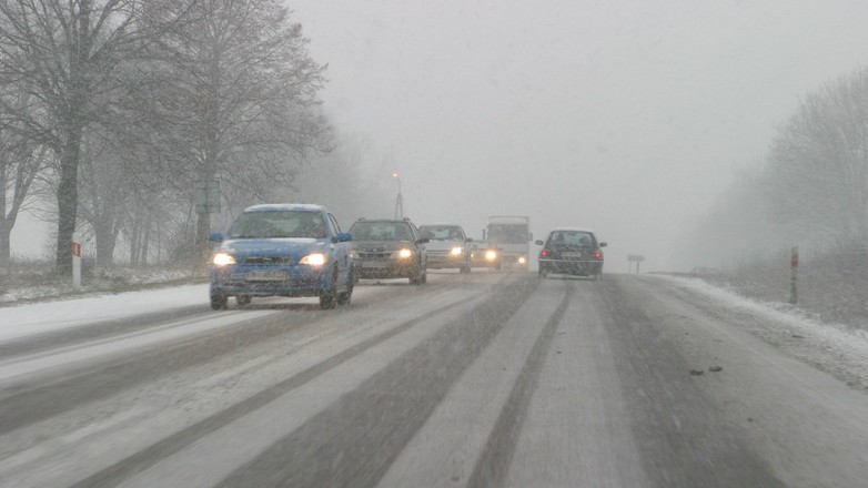 Inwazja Drogowych Bałwanów czyli pierwszy śnieg