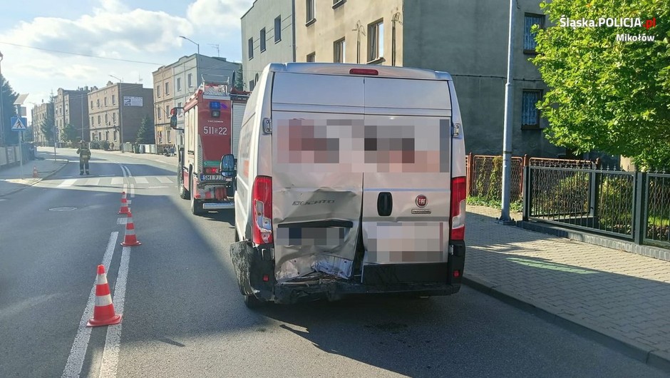 Sprawca kolizji twierdził, że nie zauważył busa, bo się zagapił