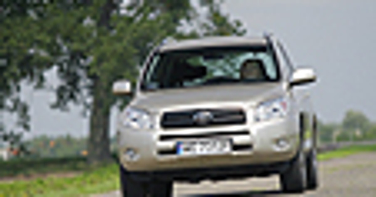 Toyota RAV-4 2.0 VVT-i - Trochę terenowa