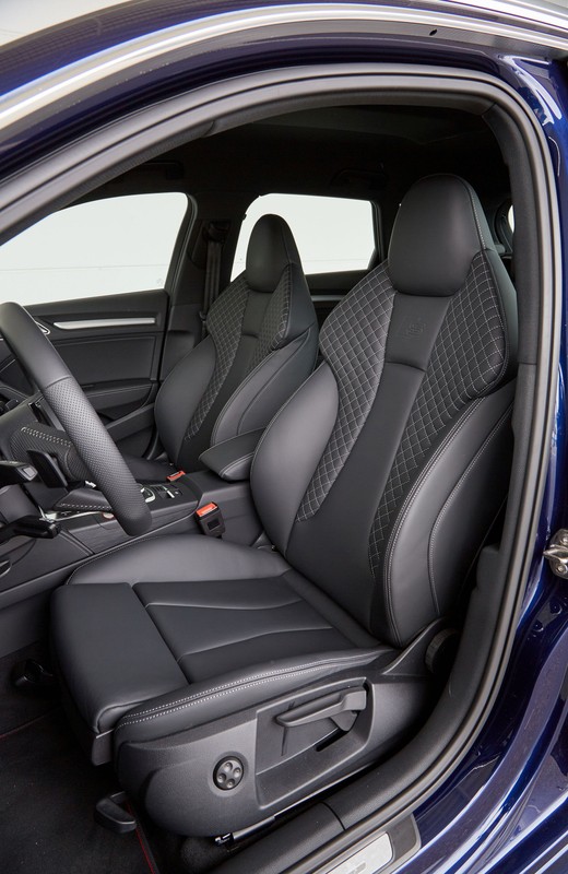 Audi S3 Sportback kontra Mini JCW Clubman - stylowe zabawki